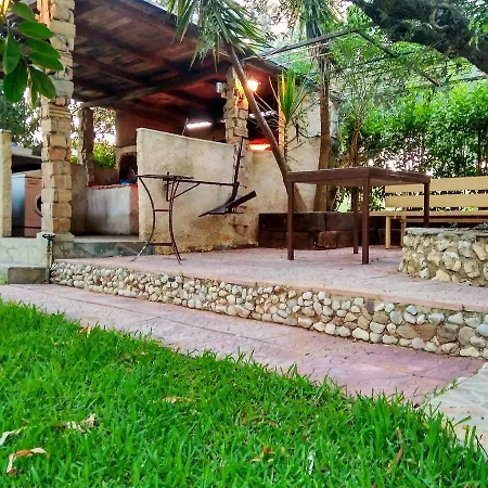 Theocharis Paradise Ferienhaus Glífa